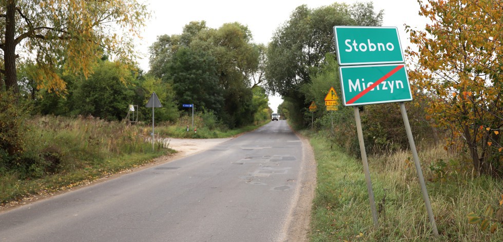 DziennikPolicki's tweet photo. Powiat Policki rozpoczyna przebudowę 930-metrowego odcinka  drogi powiatowej Mierzyn – Stobno od skrzyżowania ulic Wędrownej i  Osiedla Pod Lipami w kierunku miejscowości Stobno.

https://t.co/glJK7jVYX1

@PPolicki #remont #drogi #przebudowa #Mierzyn #Stobno https://t.co/7vjTc0ruJH