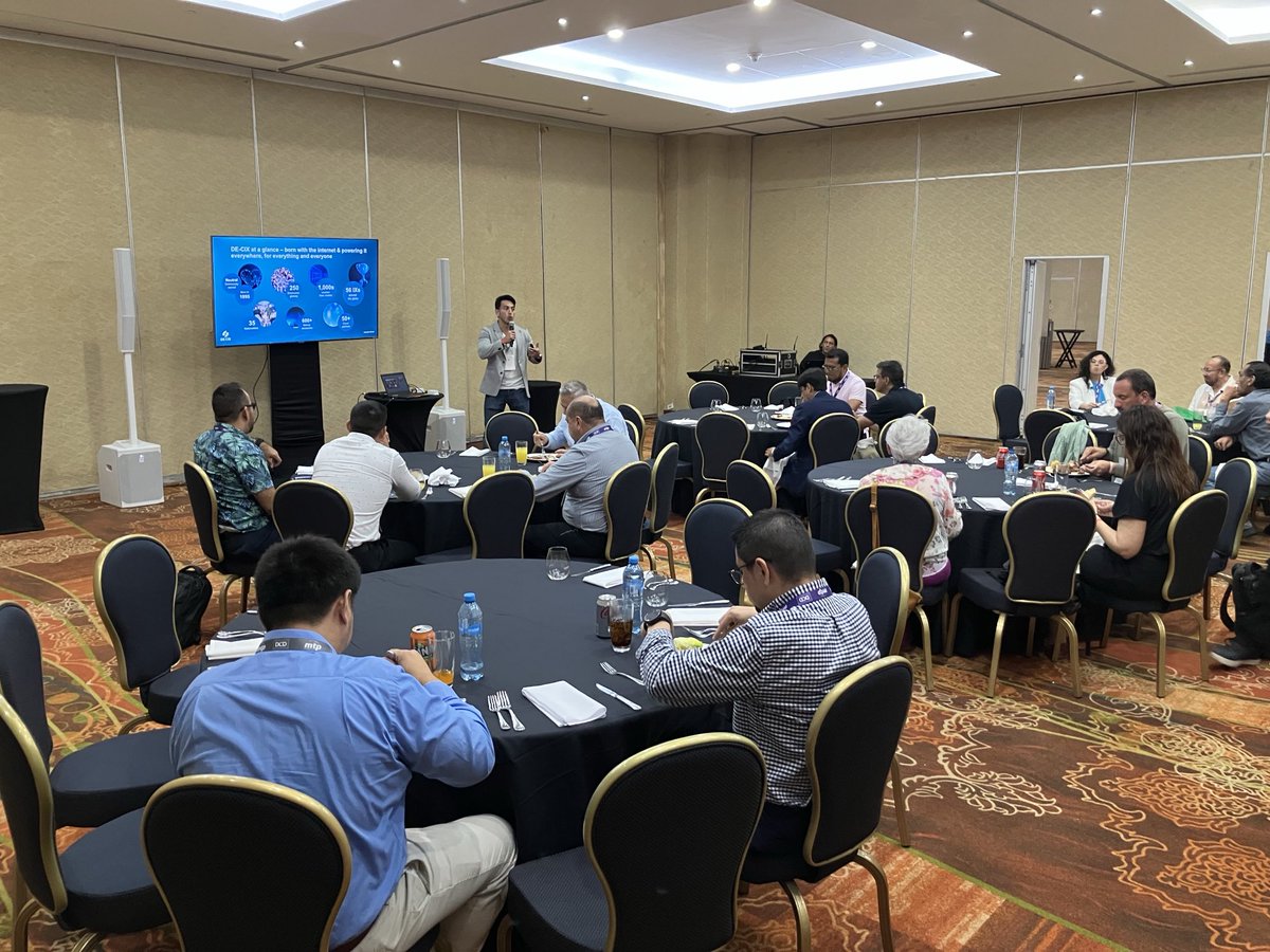 During #DCDConnect Omar Vega of ⁦<a href="/DECIX/">DE-CIX</a>⁩ and Peter Urbick of #DECIXNorthAmerica shared the benefits of neutral #interconnection and how #enterprises can use it for #cloud connection and more. For more info visit de-cix.net/en/mexico