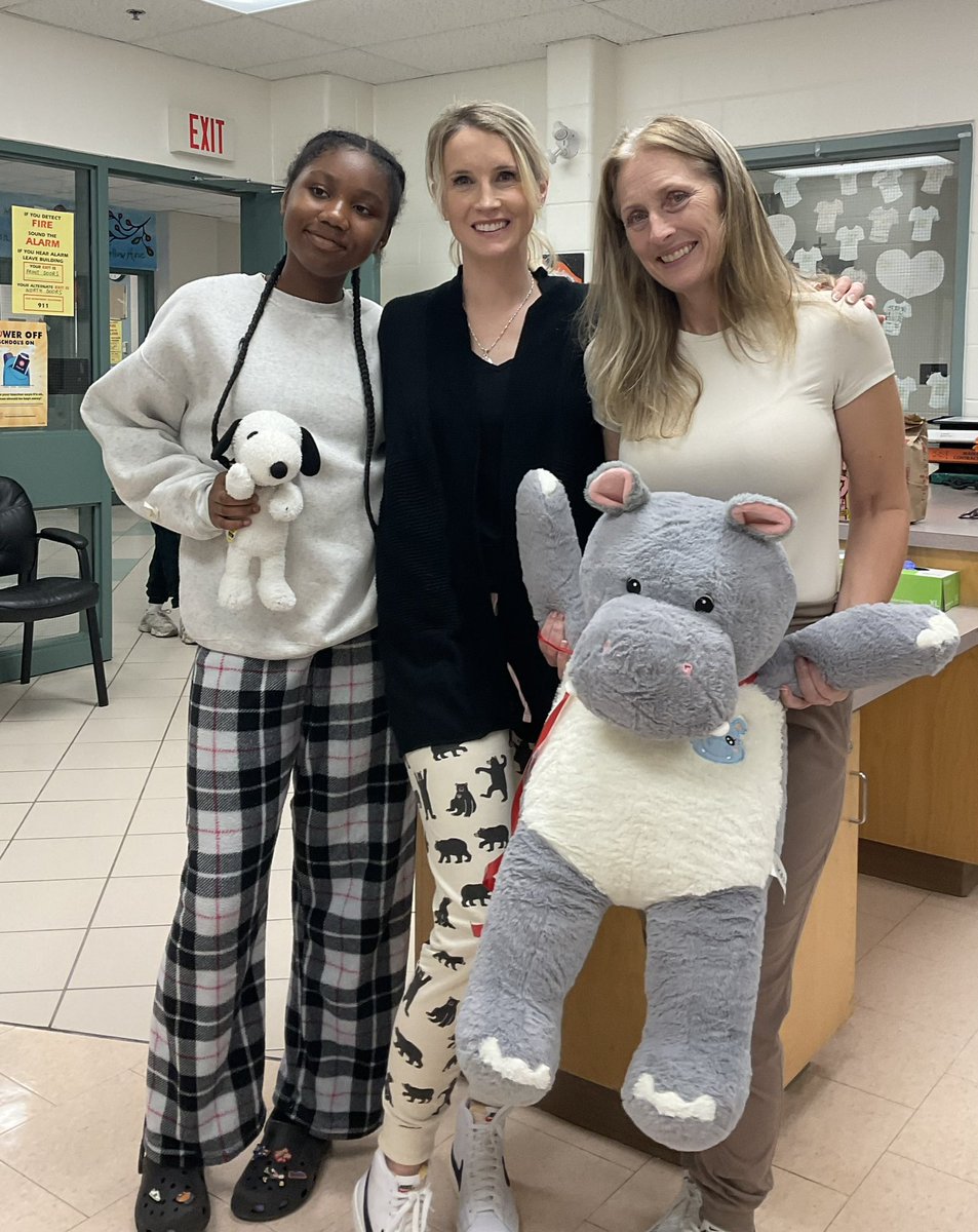 SRWS_YCDSB's tweet photo. Pajama Day @ SRWS! @laurasawicky @YCDSB https://t.co/YzlFgmSz4i