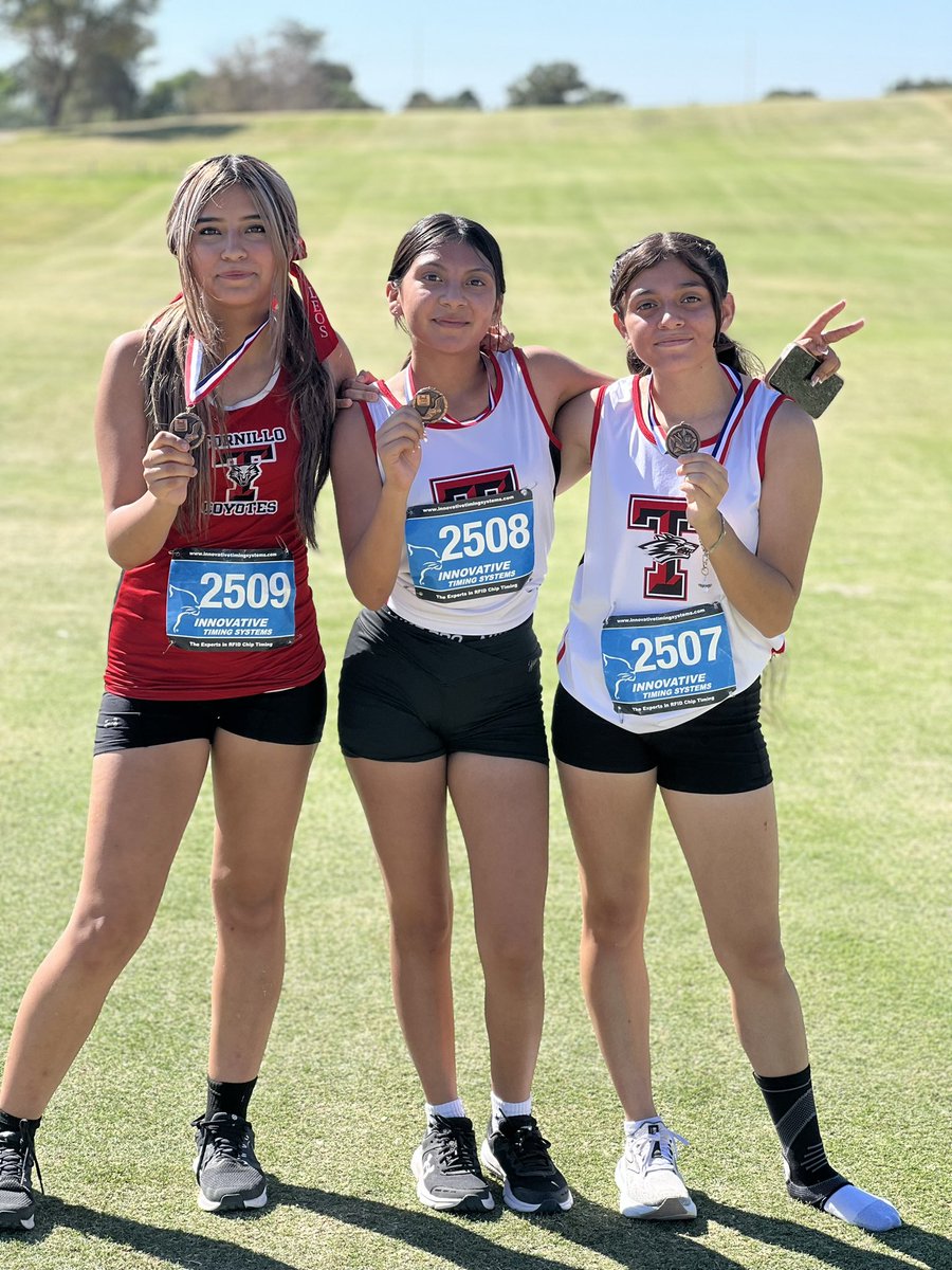 El Paso City wide Invitational. Our runners ran a great race today! All of our Varsity Girls placed in the Top 10! Maria led the way with a 4th place finish, followed by Eileen in 8th and Jacky in 10th! Great way to end the regular season. Next up. District 💯🔥