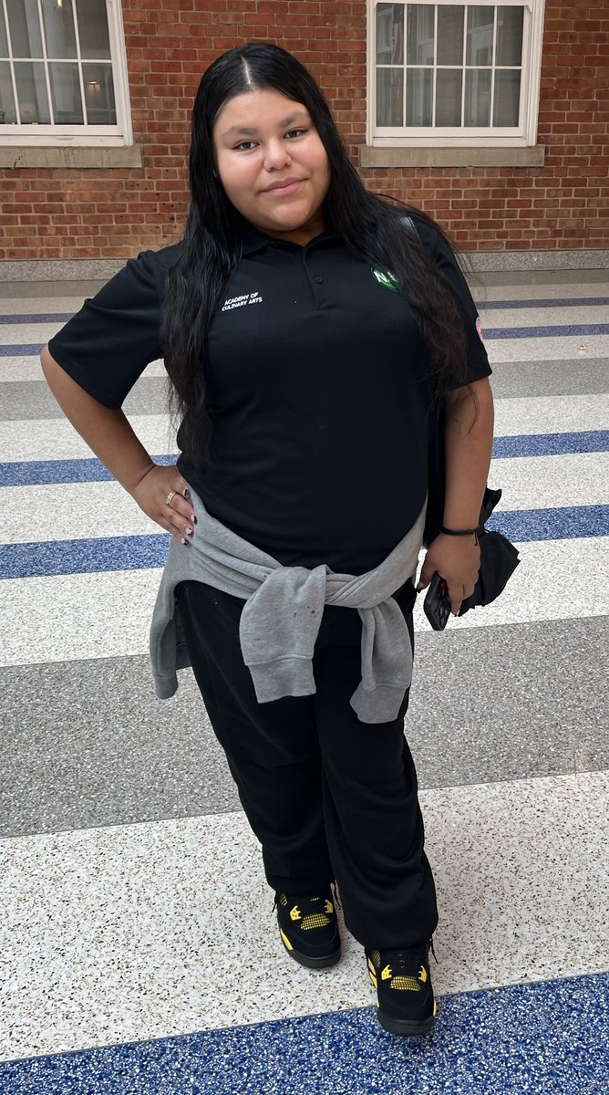 RooseveltCTE's tweet photo. With temperatures dropping, Global Service &amp; Diplomacy @NAFCareerAcads Academy hoodies have joined polos and JROTC uniforms for our weekly CTE Day! https://t.co/6RVZo9YDUO