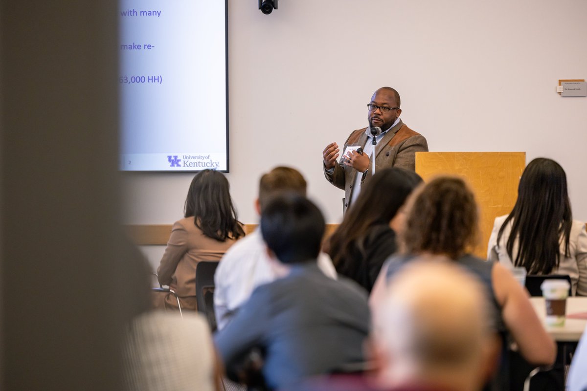 IUONeill's tweet photo. The O’Neill School and @KelleySchool are hosting the Midwest Health Economics Conference! This two-day event brought together 82 economists from 36 universities to present and discuss cutting-edge health economics research, advancing the field and shaping health policy. https://t.co/LSuANqf9h2