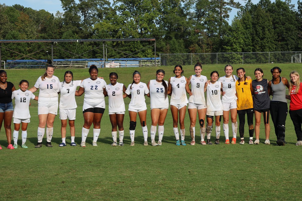 WSoccerLC's tweet photo. Shot by 📸: @WeAreLouisburg https://t.co/RONAJ660D1