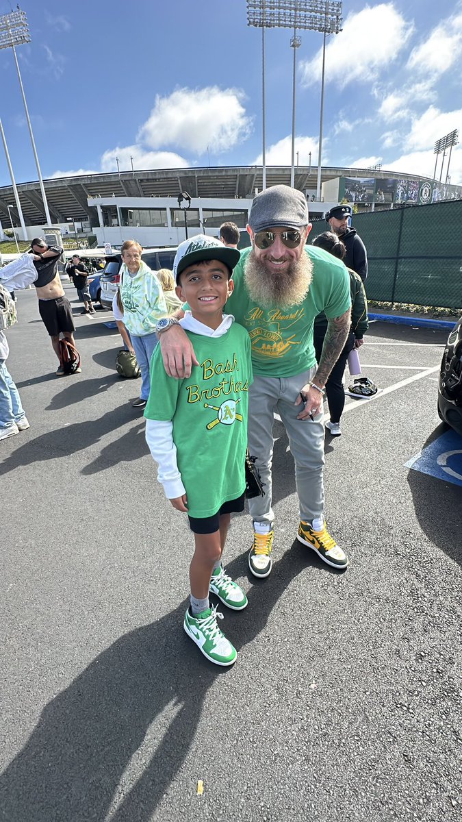 Skipping school for history today. And pitching advice from <a href="/DALLASBRADEN209/">Dallas Braden</a> #AtTheColiseum <a href="/Athletics/">Athletics</a>