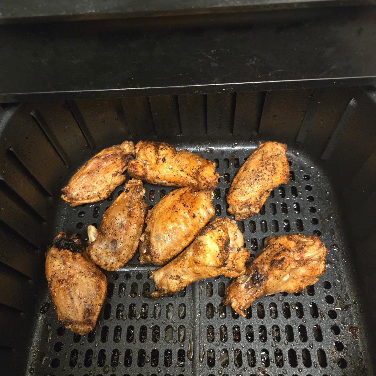 dougmac2011's tweet photo. Lemon pepper salted wings waiting for hot sauce!!
@CosoriCooks https://t.co/T6rilSYOsX