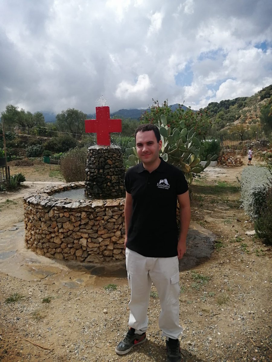 Fundatul tweet media