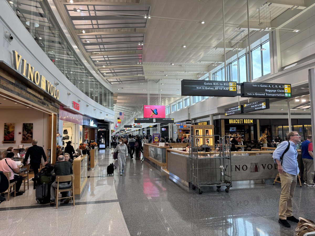 I first arrived at Gate B, and I liked the view of IAD Airport from this angle. <a href="/Dulles_Airport/">Dulles Airport (IAD)</a>