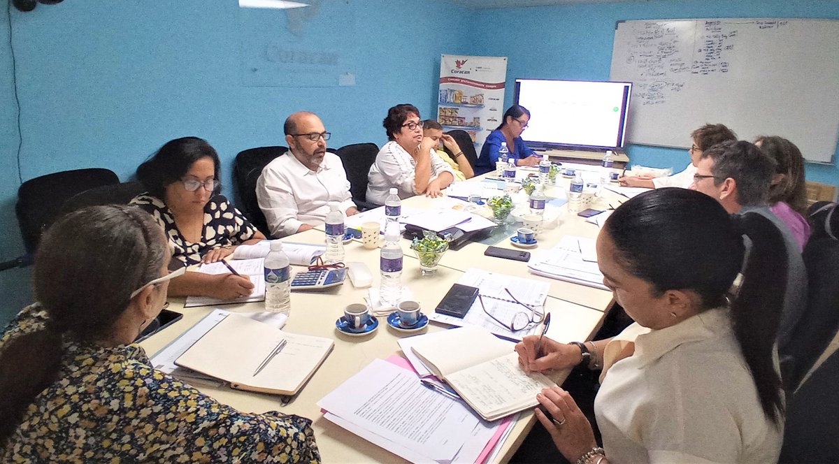 Coracan_SA's tweet photo. 👉Sesiona en @Coracan_SA Junta de Directores con la presencia de ambos socios. 🇨🇺🇨🇦
✅El análisis de resultados y la búsqueda de estrategias para garantizar la continuidad productiva, fueron puntos medulares del encuentro. 
#CoracanVaConTodo #VamosXMás #MinalPorCuba https://t.co/JSC447MGe5