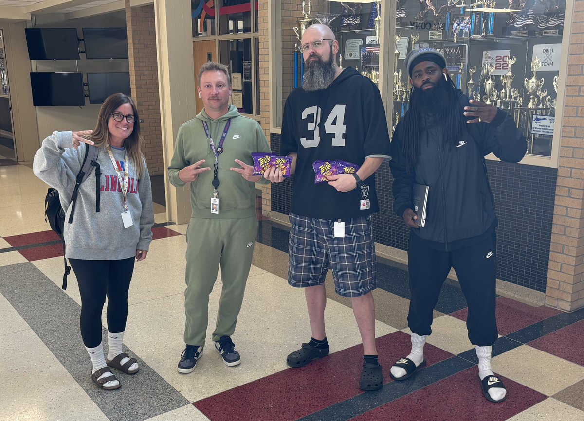 rob_lindquist's tweet image. The drip hits too hard! Students dressed as teachers but us older folk also dressed as kids. #HelloFellowKids

#homecomingweek ♥️💙