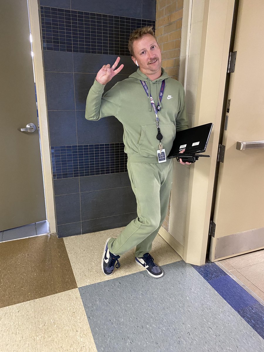 rob_lindquist's tweet image. The drip hits too hard! Students dressed as teachers but us older folk also dressed as kids. #HelloFellowKids

#homecomingweek ♥️💙