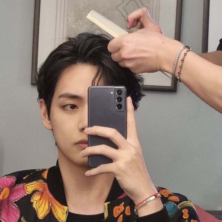 dearestvante's tweet photo. #taesi getting dolled up https://t.co/00D6Qn4Bcv