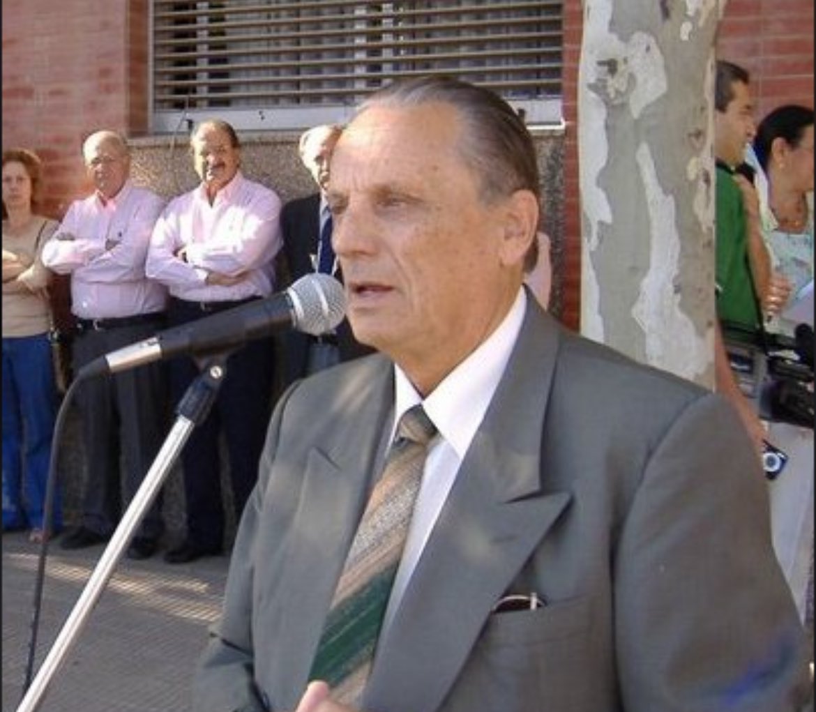 Lamento el fallecimiento del Dr Osvaldo Crego.Un radical de estirpe, un servidor publico ejemplar. Su lucha inclaudicable ayudo a forjar el invencible Radicalismo Dorreguense,orgullo de la 6ta Seccion Electoral. Pude disfrutar su amistad. Abrazo amigos, familia y correligionarios