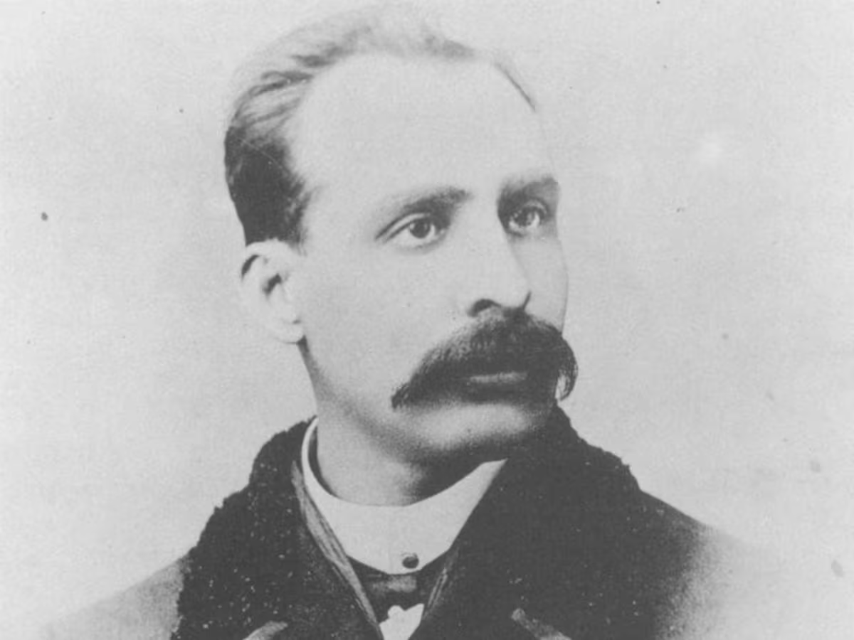 clausrichart's tweet photo. #CatarinoGarza un bandolero delincuente, no un revolucionario como hizo creer @lopezobrador_ 🧵de #LaClausOpinión para demostrarlo
1.- No sufrió los estragos de la pobreza el historiador Gilbert M. Cuthbertson, señala recibió una buena educación en un colegio religioso https://t.co/ONK04MWSSQ