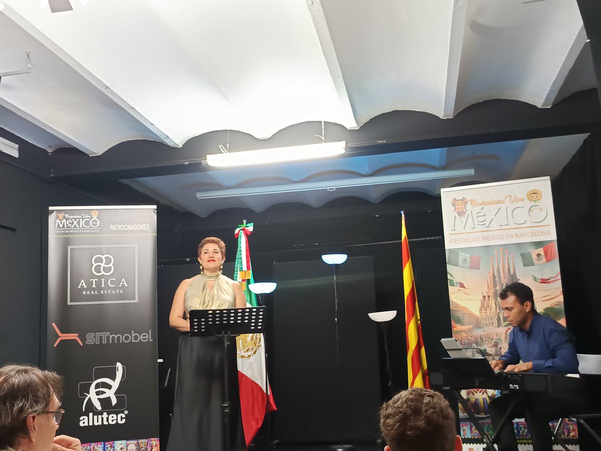 🎤 Hoy he asistido a la interesantísima conferencia de <a href="/MEXCATBarcelona/">MEXCAT</a> sobre los puentes creativos entre #México y #Barcelona.  
👉🏻 Se ha hablado sobre #JaumeNunó, compositor del himno mexicano, y sobre #SalvadorMoreno.
🎹 Finalmente, se han interpretado obras de ambos artistas.