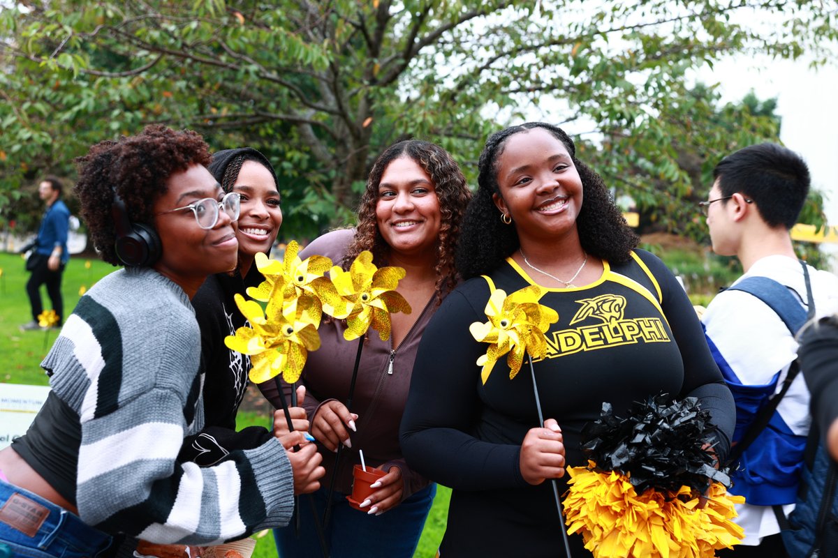 AdelphiU's tweet image. It was a sweet celebration! Thank you to all who joined us at our block-party-style celebration today to kick off something truly special: The Momentum Campaign: Extraordinary Impact. #MomentumCampaign #ExtraordinaryAdelphi #ExtraordinaryImpact