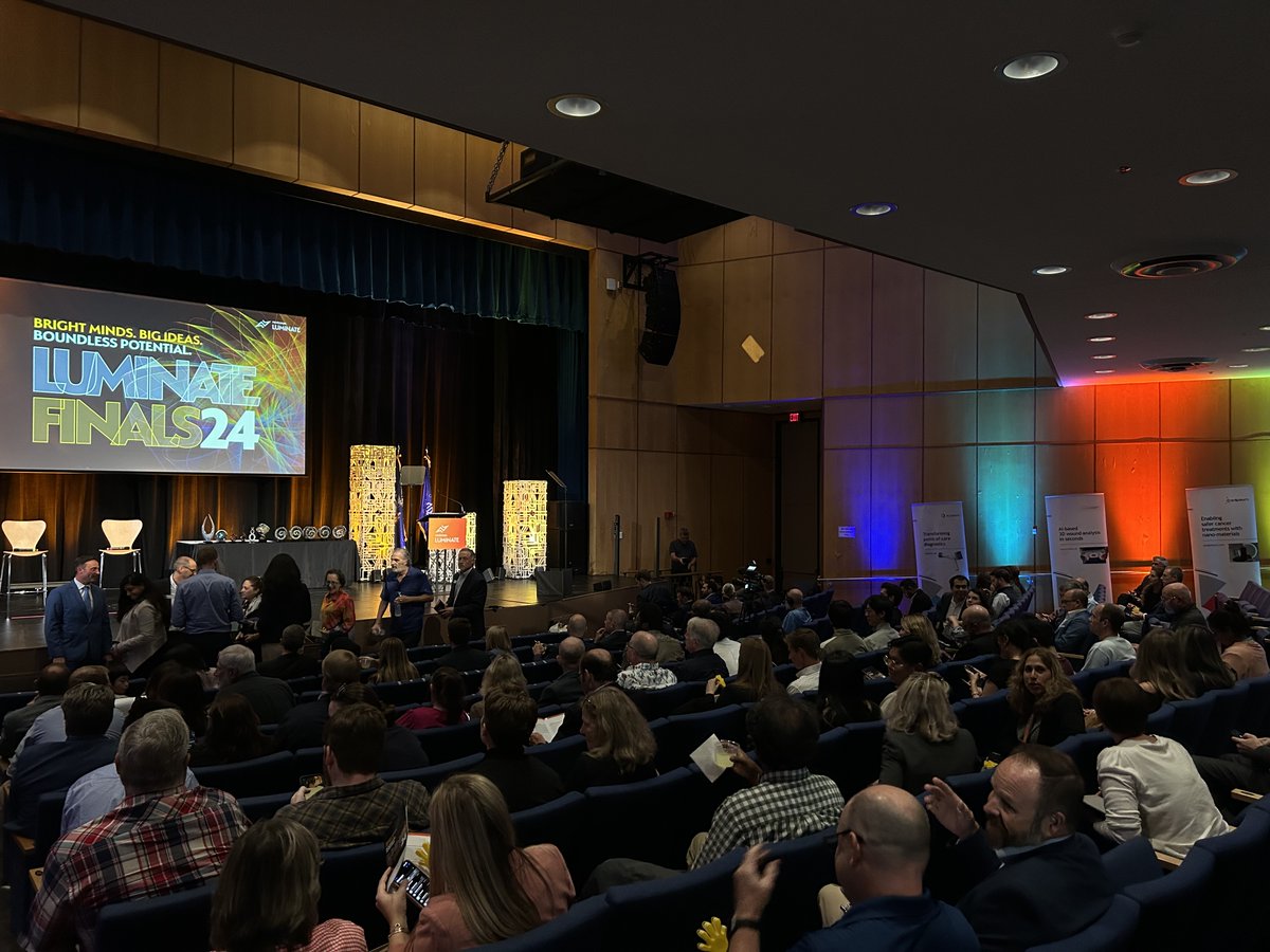 LuminateROC's tweet photo. Luminate Finals 2024 is LIVE! 🎉 Watch as 10 startups pitch groundbreaking tech in optics, photonics & more. The future is being shaped today—good luck, cohort 7! 🌟 #LuminateFinals24 #BoundlessPotential #startups #optics #photonics https://t.co/Z437DzlNsI