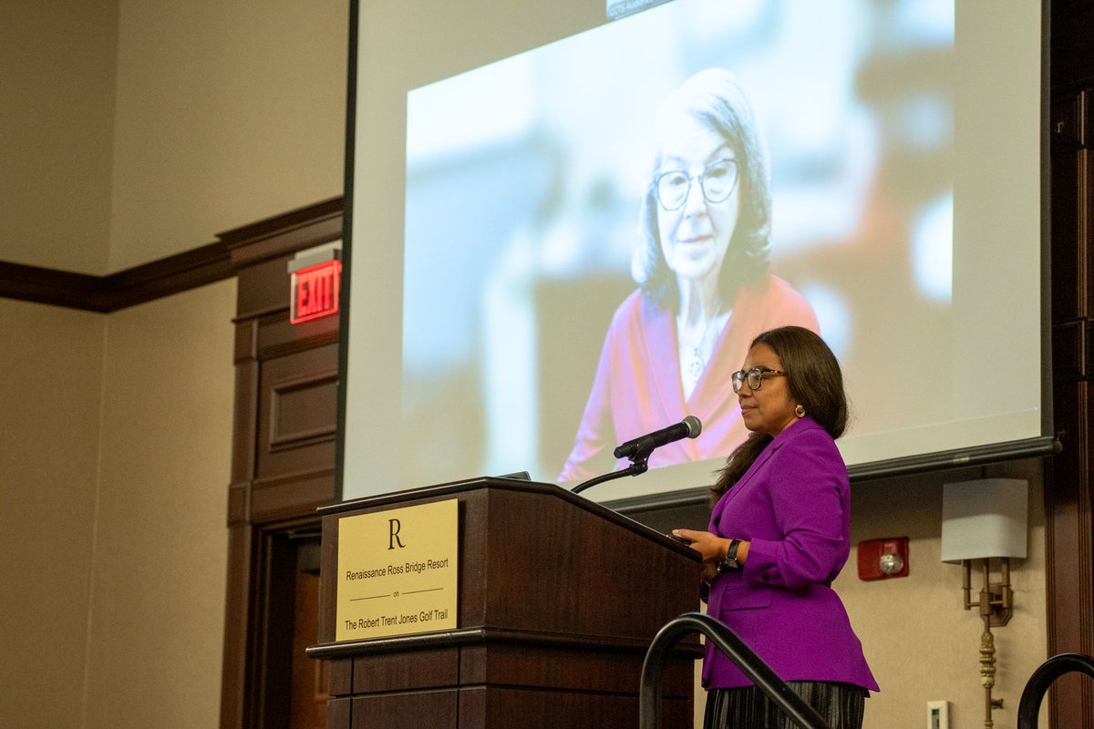 Kathleen Stevens, PhD (UTHCSA) and Bertha Hidalgo, PhD (UAB) led a discussion on Dissemination and Implementation Science this morning at the #ccts #translationalsciencesympsoium #discoverytodelivery