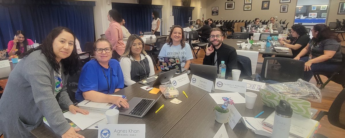 jhcoker956's tweet photo. Big applause for our fantastic RACD teachers who were fully immersed in learning during our #RISD Dual Language Pull Out Day! 💡Their passion for elevating instruction &amp; supporting bilingual students is making a real difference. 💪📚 #TeachersRock #BilingualEd #EBStrong @RISDMET https://t.co/H9Gsg0DVPm
