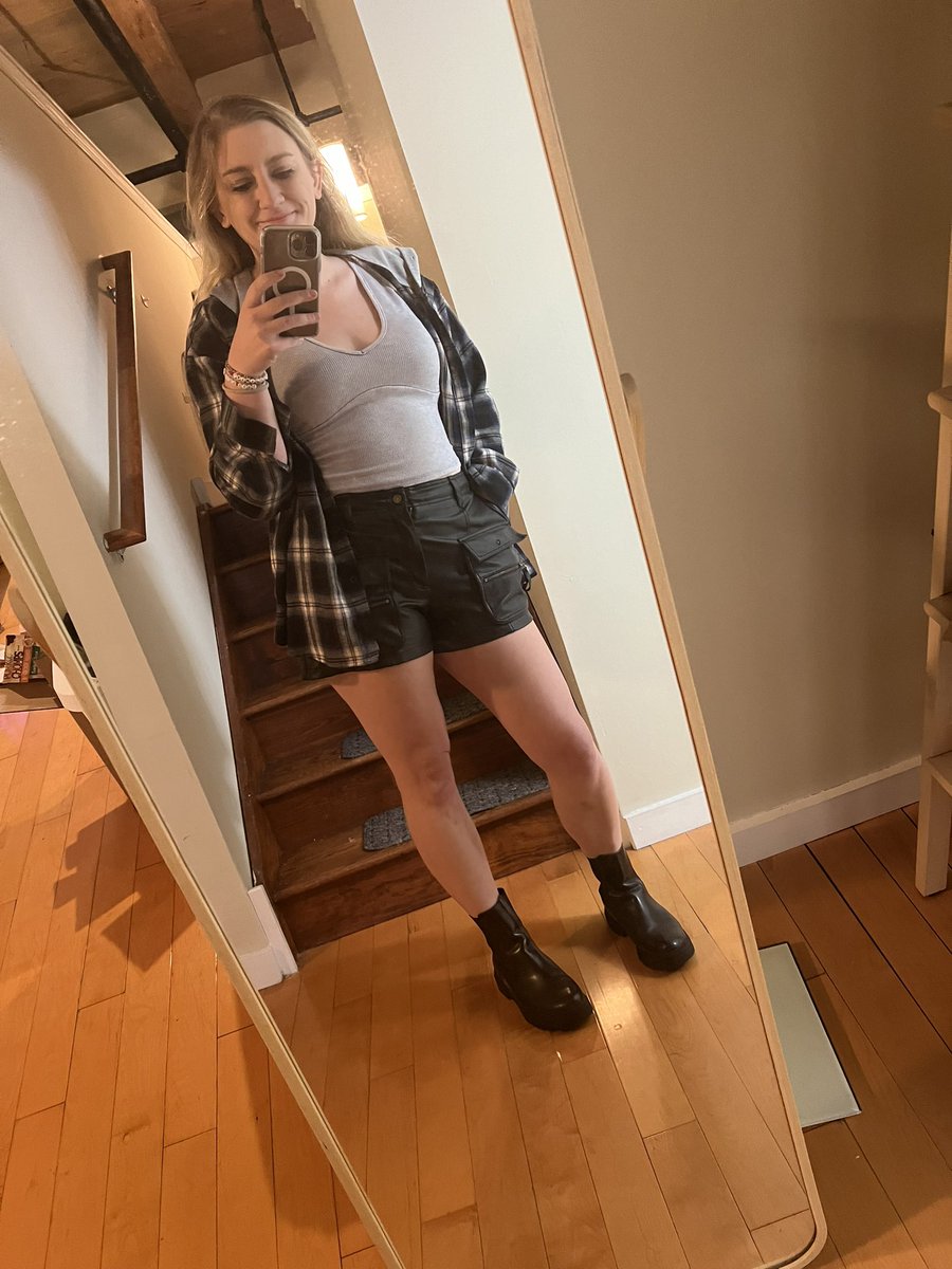 harasffarged's tweet photo. Look good feel good or feel good look good? Either way, we’ve arrived 💁🏼‍♀️ https://t.co/d1NBmvkhZ3