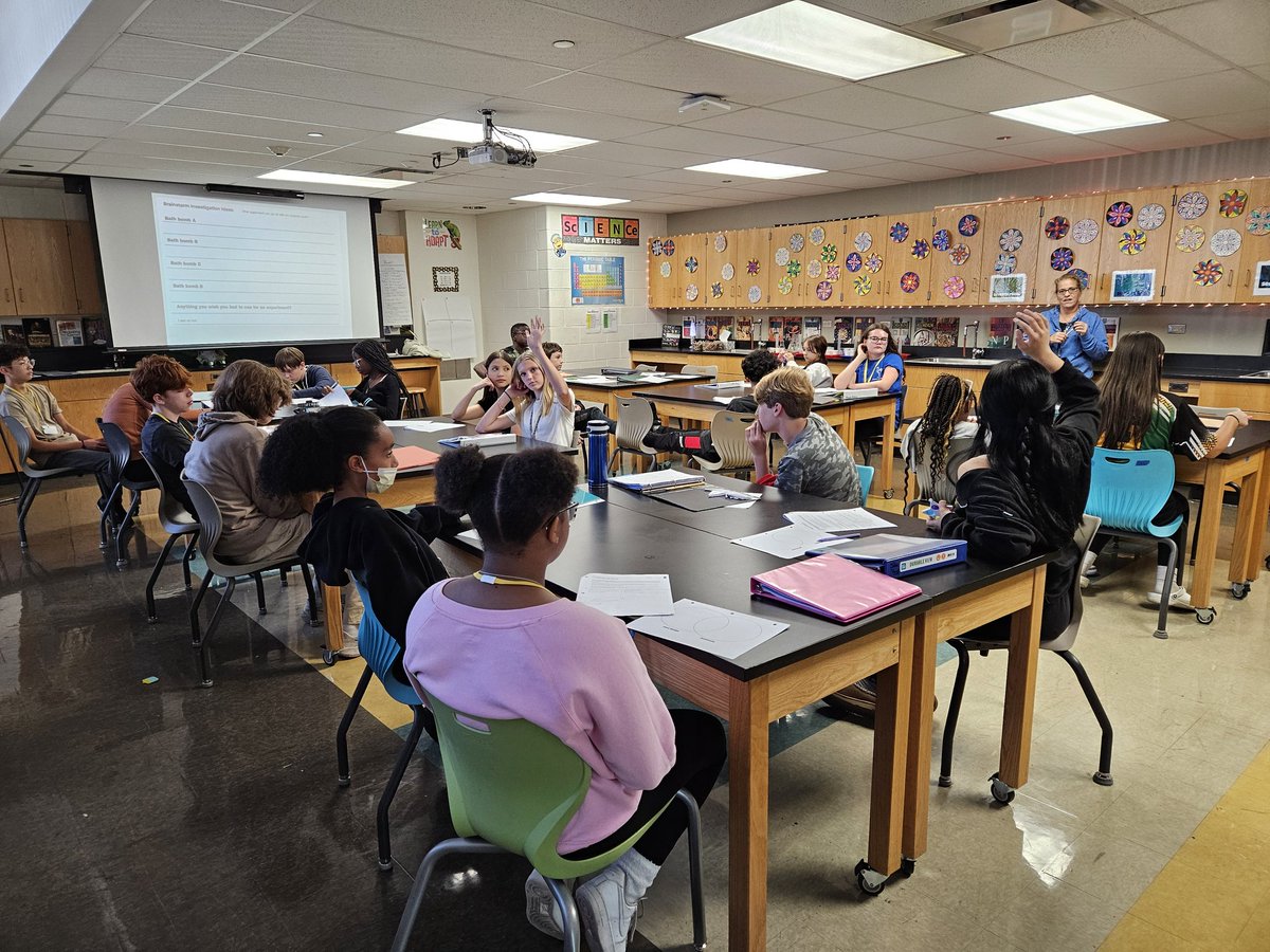 Wehrmann124's tweet photo. Students designed and tested experiments with bath bombs in Mrs. Craig's class. #BeEvergreen #CMSsuccess https://t.co/6WNp34YXa6