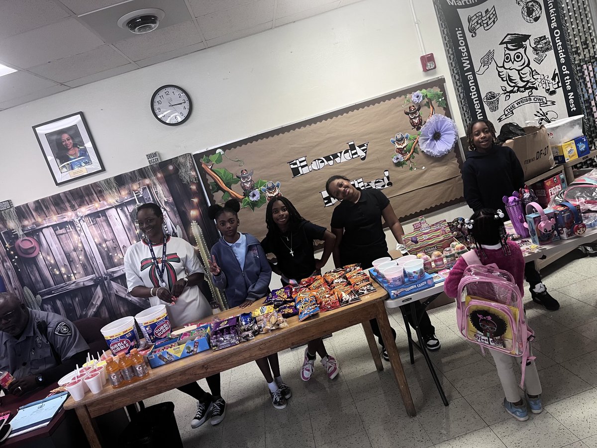 Weiss School of Leadership tweet media