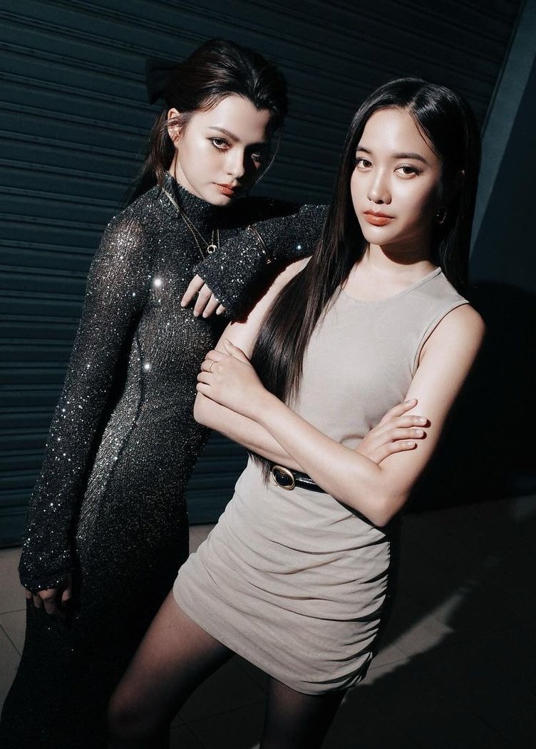 GRACIAS                              GRACIAS
ESPAÑA                                TAILANDIA