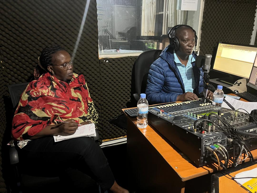 Radio Musanze 98.4 FM (@musanzeradio) on Twitter photo Ikiganiro Ku ruhare rw'abafatanyabikorwa <a href="/Rwanda_Edu/">Ministry of Education | Rwanda</a> mu kwihutisha ubumenyi bw'ibanze mu gusoma, kwandika & kuvuga neza Ikinyarwanda.
🎤Mabano Gervais_Umujyanama <a href="/SomaRwanda/">Soma Rwanda</a>
🎤Ntirenganya Alphonse_ <a href="/TunozeGusoma/">USAID Tunoze Gusoma</a>
🎤DUSABUMUREMYI Innocent_Ishami ry'uburezi <a href="/MusanzeDistrict/">Musanze District</a> Ikiganiro Ku ruhare rw'abafatanyabikorwa <a href="/Rwanda_Edu/">Ministry of Education | Rwanda</a> mu kwihutisha ubumenyi bw'ibanze mu gusoma, kwandika & kuvuga neza Ikinyarwanda.
🎤Mabano Gervais_Umujyanama <a href="/SomaRwanda/">Soma Rwanda</a>
🎤Ntirenganya Alphonse_ <a href="/TunozeGusoma/">USAID Tunoze Gusoma</a>
🎤DUSABUMUREMYI Innocent_Ishami ry'uburezi <a href="/MusanzeDistrict/">Musanze District</a>