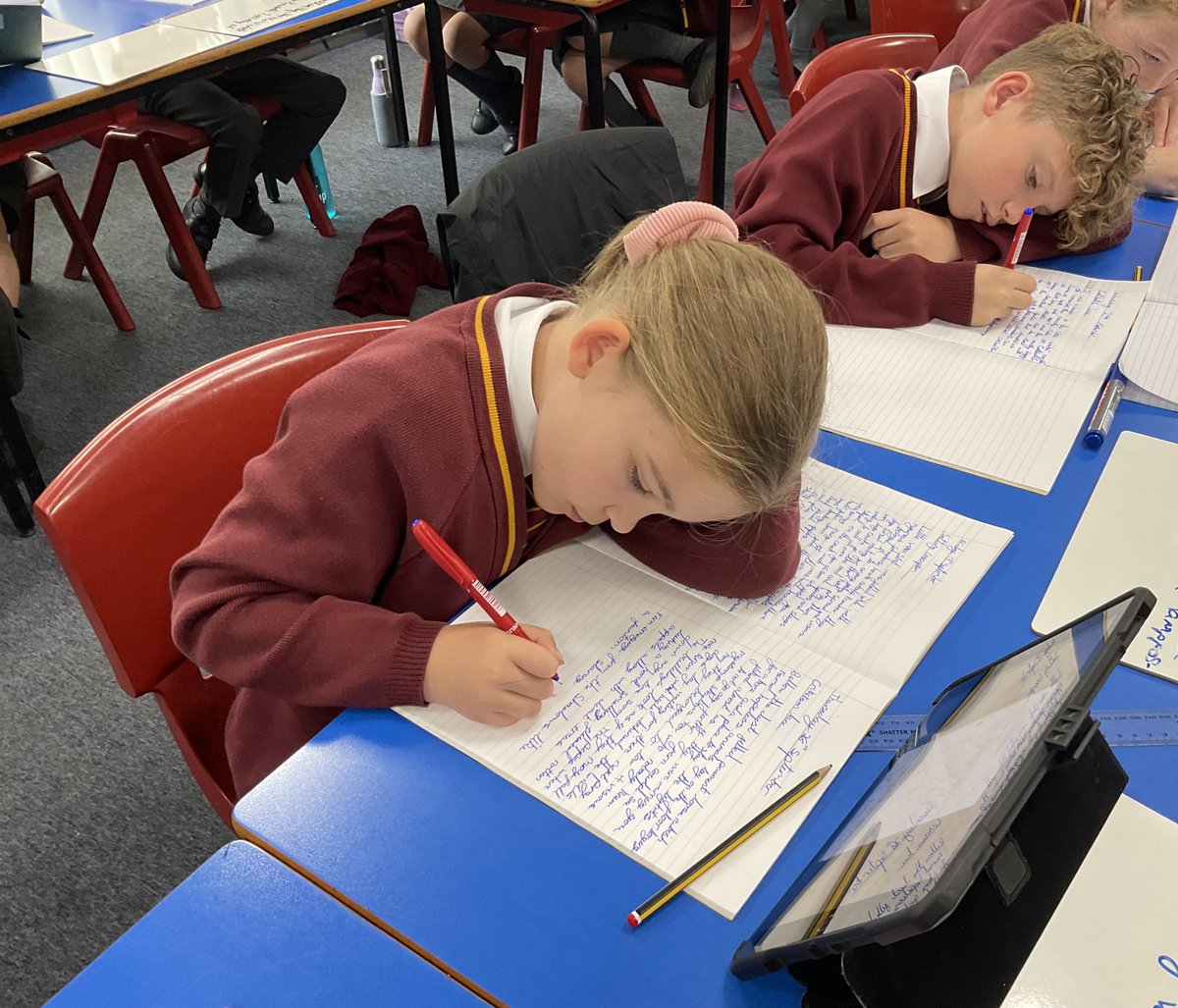 PDA_Y5's tweet image. Some concentration faces in #pdaenglish this week.. working on some excellent story writing! ✍🏼📝