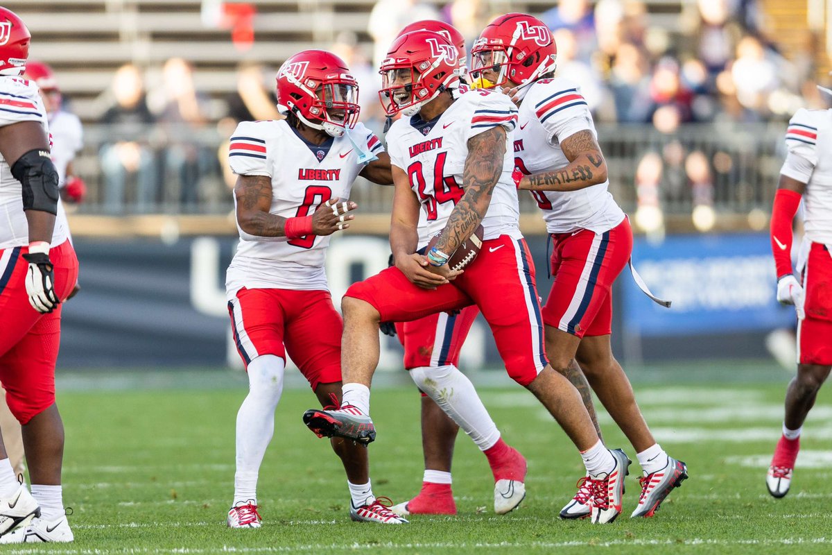 Extremely blessed to receive a offer from  liberty university #goflames  <a href="/CoachJDon/">Jordan Donald</a> <a href="/CoachLittles/">Coach Littles</a> <a href="/ChadSimmons_/">ChadSimmons</a> <a href="/coachdt1304/">#Darewood</a>