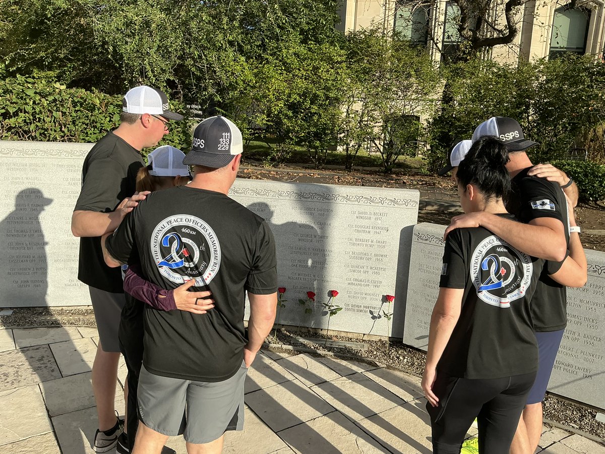 SouthSimcoePS's tweet image. Last night, we held a local Memorial Run to Remember in honour of our fallen officers. South Simcoe Police members ran 4 km as a tribute to those killed in the line of duty. Thank you to Sudbury Police for joining us. A moment of silence was observed at Constable Devon Northrup…