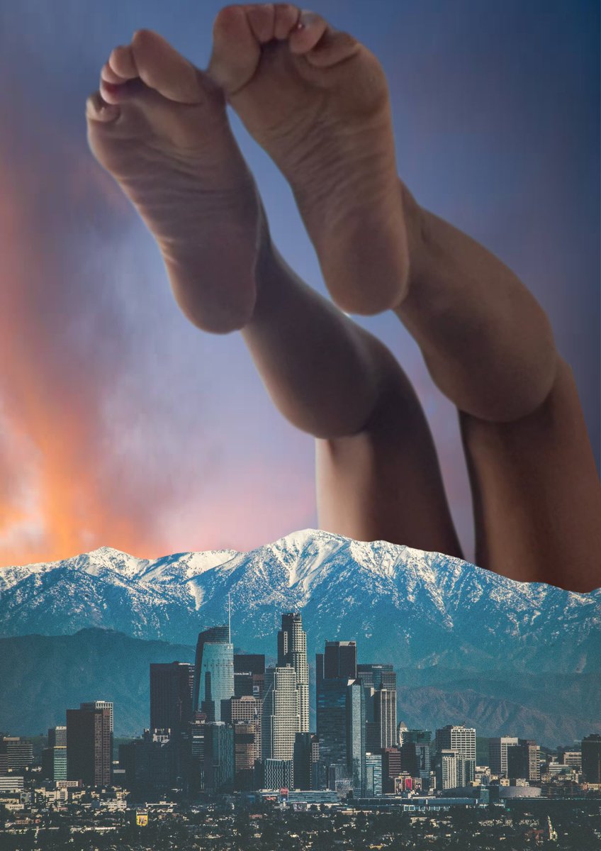 MrRp101's tweet photo. Sunset and soles with the ethereal @chocolatinabrat 🦶🏽🦶🏽🌅 https://t.co/L931EW8Mvy