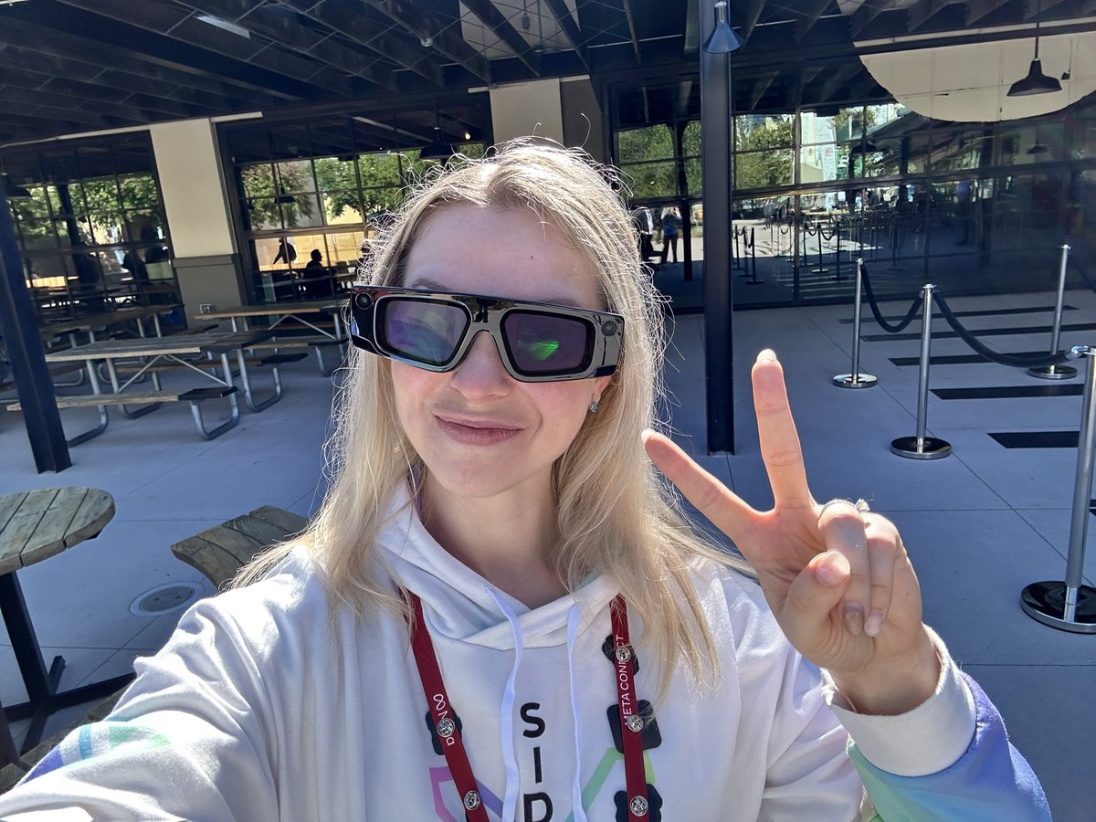 DiscoVRTetiana's tweet photo. I got to try the new Snapchat Spectacles thanks to @Dilmerv ! Very interesting piece of tech, and an intriguing playground for developers 

@Snapchat #snapchatspectacles #MetaConnect #MetaConnect2024 https://t.co/qakZRH9Q2u