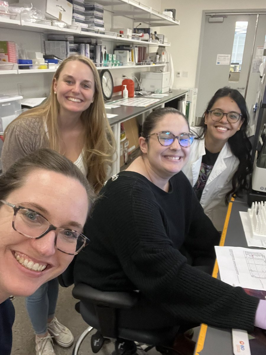 Julia Maxson tweet media