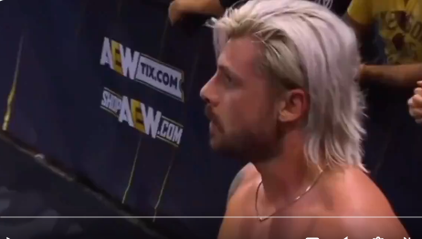 mrmattypie's tweet photo. @MarlinTheMan2 @Wrestling_Brain this is driving me crazy!! his hair goes past his neck!! https://t.co/fKMHFKJTUD