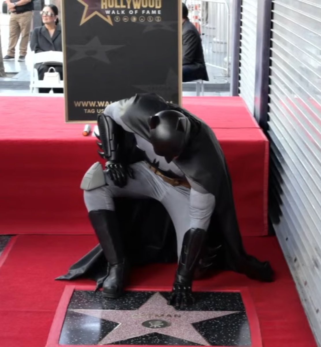 ChudTsankov's tweet photo. Batman 🦇officially becomes the first superhero to receive a Hollywood Walk of Fame star. 🌟
#Batman #DCcomis #BruceWayne #BobKane #Hollywood #HollywoodStar https://t.co/2uYIXI4elj