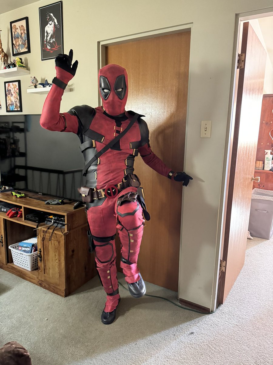 theamp1029's tweet photo. FUCKING A!!! UGH ITS PERFECT!!
Thank you @procosplay 

#deadpool #cosplay #procosplay #DeadpoolAndWolverine https://t.co/7VEkmIu6P7