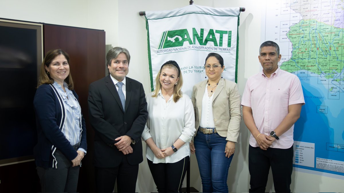 anatipma's tweet image. Hoy en ANATI recibimos a funcionarios del @MeducaPma para conversar sobre trámites institucionales. Con el Lic. Andrés Pagés y su equipo, avanzamos en consultas clave. La transparencia y la eficiencia son nuestra prioridad. 💼🌎 #ANATI #Colaboración #EducaciónPanamá