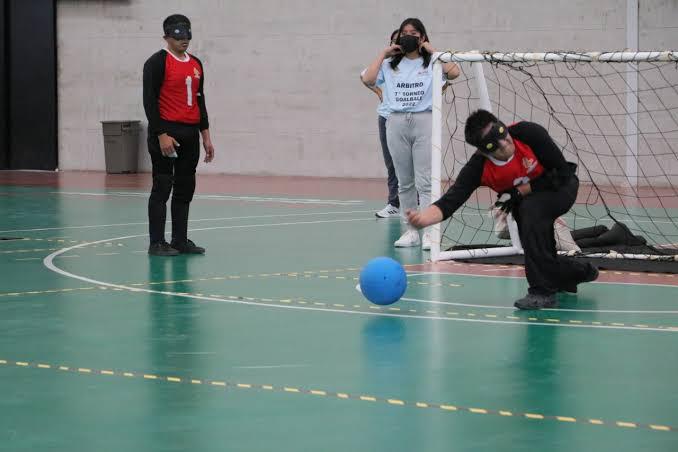 DeporteCDMX's tweet photo. 🥈👏🏻¡Capitalinos suben nuevamente al podio de los #ParanacionalesCONADE 2024!
Hoy en Oaxaca, nuestro equipo de #Golbol Categoría Juvenil Mayor obtuvo la presea plateada al disputar una gran final contra el estado de Jalisco en un cerrado marcador 5-4. https://t.co/iyLpQ8z7hk