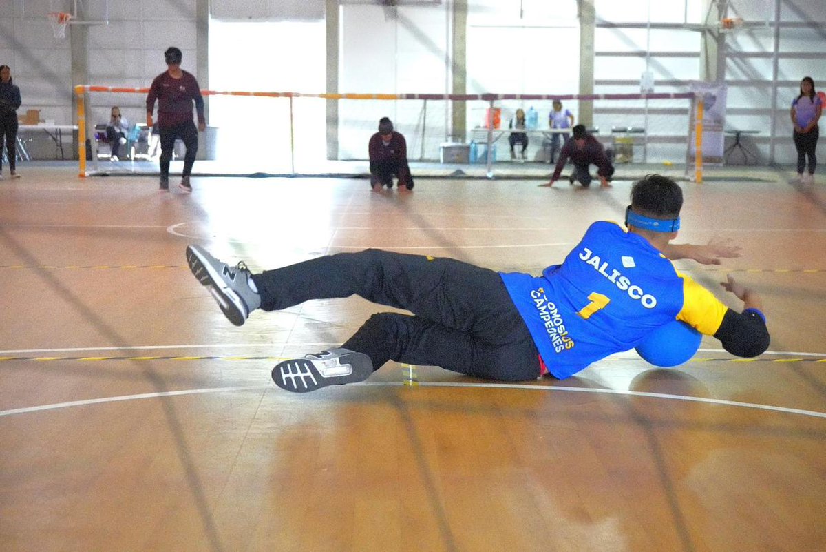 DeporteCDMX's tweet photo. 🥈👏🏻¡Capitalinos suben nuevamente al podio de los #ParanacionalesCONADE 2024!
Hoy en Oaxaca, nuestro equipo de #Golbol Categoría Juvenil Mayor obtuvo la presea plateada al disputar una gran final contra el estado de Jalisco en un cerrado marcador 5-4. https://t.co/iyLpQ8z7hk