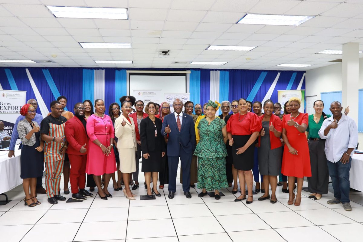 industryminja's tweet photo. 1/6...@industryminja in partnership w/ MIIC agency, @jbdcjamaica, hosted the Craft Product Assessors Workshop today, Sept. 26, 2024, at the JBDC Incubator &amp; Resource Cen.

#Jamaica
#DevelopingourCraftIndustry
#InvestinJamaica
#EXPORTMore

@HillAubyn  @AndrewHolnessJM @OPMJamaica https://t.co/kqm6XACcoX
