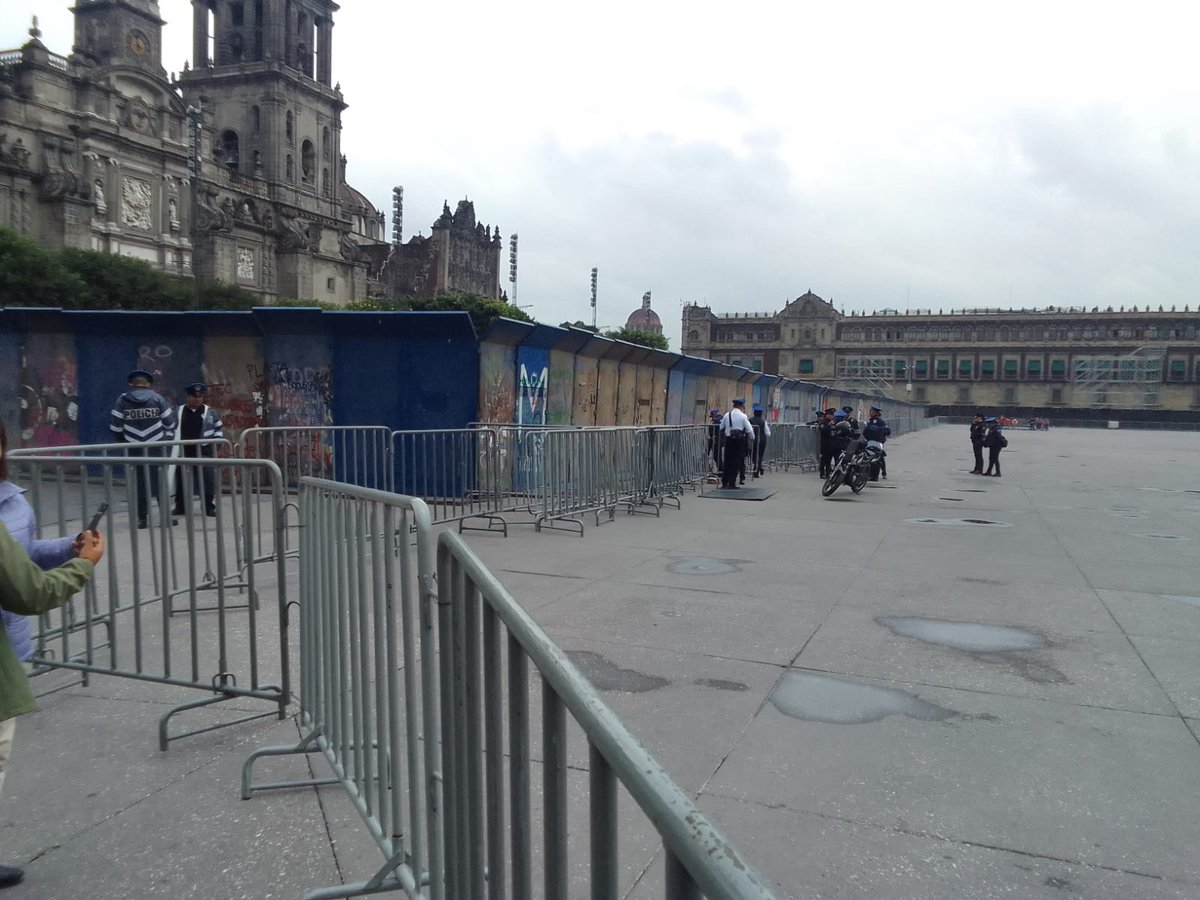 Así luce el Zócalo y sus alrededores en este momento... ¿A qué le tienen tanto miedo en Palacio? ¿Cuáles son sus pesadillas? 
🐢🐢🐢🐢🐢🐢🐢🐢🐢🐢🐢🐢🐢🐢🐢🐢🐢🐢🐢🐢🐢🐢🐢🐢🐢🐢🐢🐢🐢🐢🐢🐢🐢🐢🐢🐢🐢🐢🐢🐢🐢🐢🐢 #Ayotzinapa10años