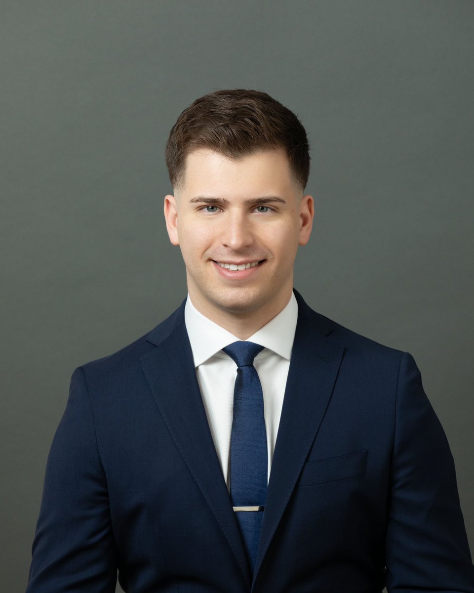 <a href="/AAOS1/">AAOS</a> Hey #orthotwitter &amp; <a href="/AAOS1/">AAOS</a>! My name is Alan Samsonov, an M4 <a href="/CUNYMed/">CUNY School of Medicine</a> applying into orthopedic surgery for #Match2025. I’m excited for the road ahead and am happy to connect with all of you! Let’s do this 🦴 🔨