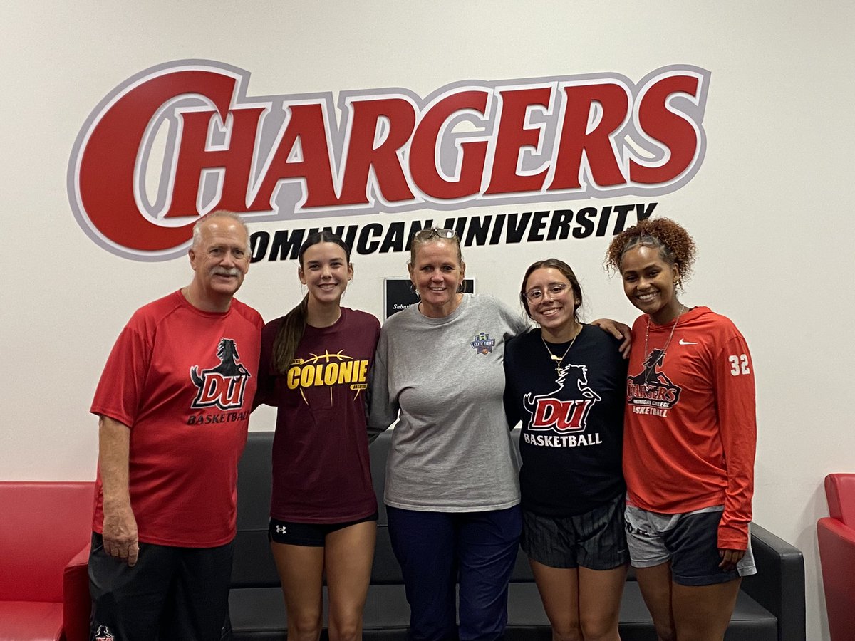 2025 5’10 Guard Sydney Pleat recently had a great visit to Dominican university and will be competing in the @518superiorhsshowcase this Saturday at Our Saviors Christian School from 11am-1pm. Coaches come check her out she’s a knockdown shooter with tremendous IQ !🎯