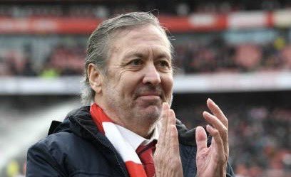 voltasport's tweet photo. 🎂 6️⃣6️⃣ Kenny #Sansom 
@KennySansom03 cumple 66 años el exdefensa inglés y leyenda del Arsenal FC con el que logró 1 Copa de la Liga 1986/87, siendo uno de los mejores laterales ingleses de siempre. Con la selección de Inglaterra participó en los Mundiales de 1982 y 1986. https://t.co/XowfoES8WV