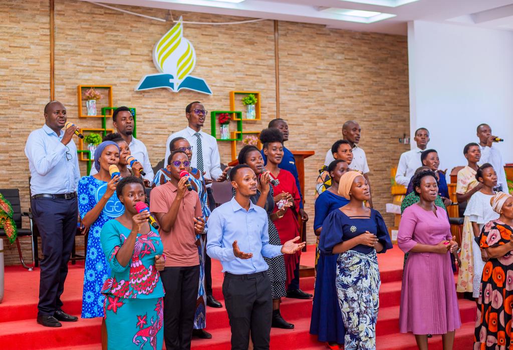 KIBADASDA's tweet photo. Kuelekea tukio letu la #November,2024 
Tutakuwa na program nzuri za wiki nzima. Ambazo zimeambatana na #Sifa na #Shukrani kwa Muumbaji wetu.
Ibada hizi za maombi zitakuwa #Live kupitia account ya Youtube ya #Kwaya ya #Waadventista Wasabato #Kibada.

https://t.co/h4NUmcs1AZ https://t.co/OOxpp1Yjw6