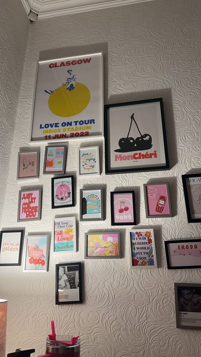 NamelessCaraa's tweet photo. It’s the end of an era.. see ya Harry wall ( I’m still waiting for a print to swap the ibrox poster😂) https://t.co/uMRqnVg7qU