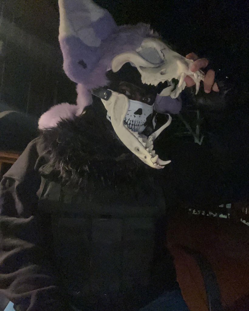 Endersnaps's tweet photo. I DONT COSPLAY MUCH BUT THAT COD COSPLAY BRAINROT MAN. https://t.co/afHzh8U0f1