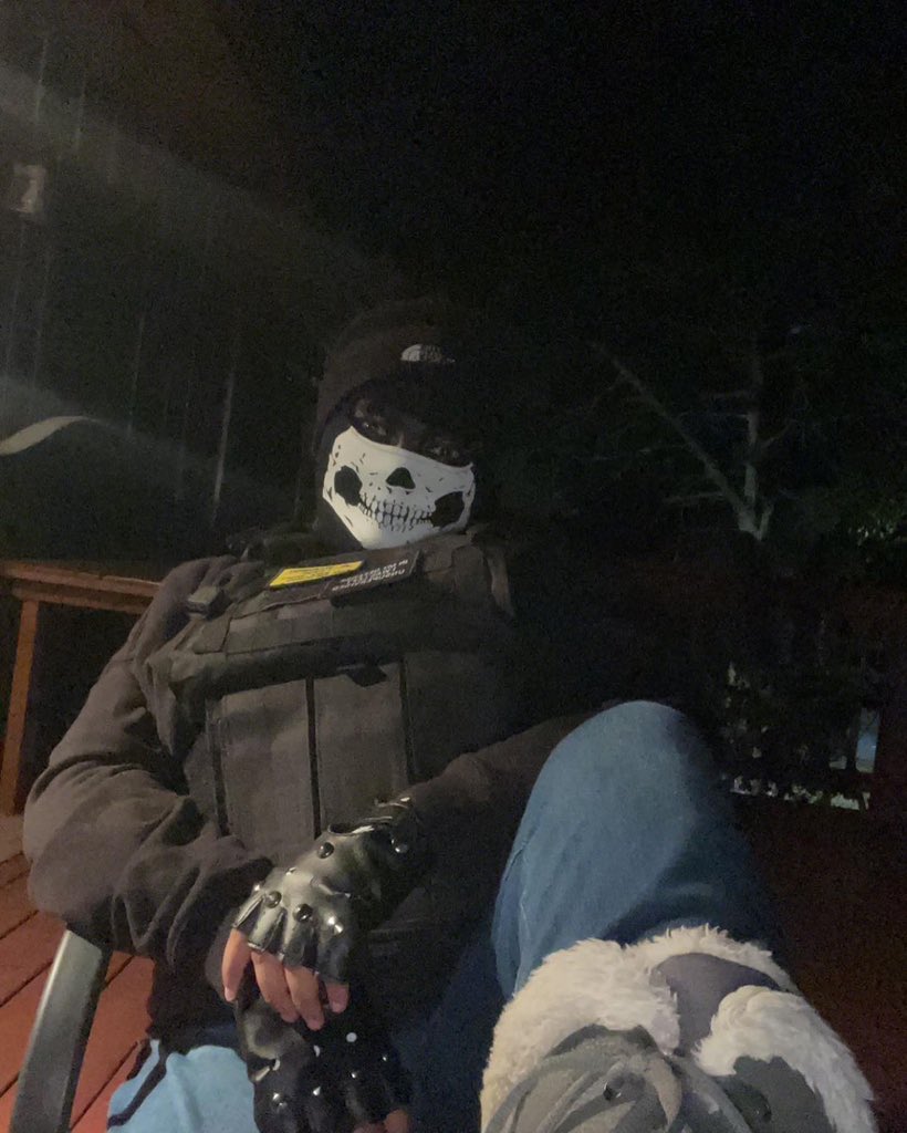 Endersnaps's tweet photo. I DONT COSPLAY MUCH BUT THAT COD COSPLAY BRAINROT MAN. https://t.co/afHzh8U0f1