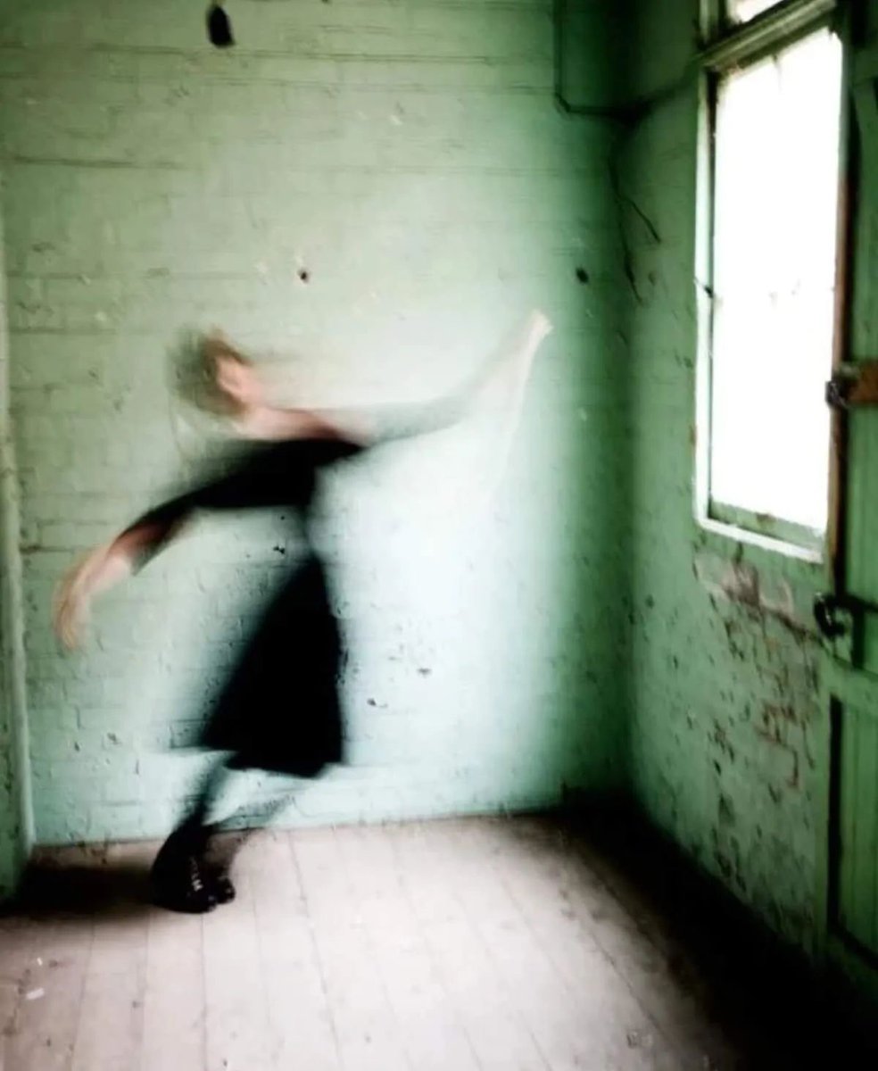 Francesca Woodman
Dancing Ghost, 1979