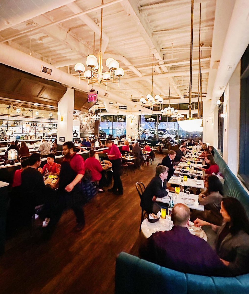 We are back and ready for the weekend!
Join us at the dining room for all of your bistro favorites followed by live music featuring Zac Quintana &amp; The Sages 🎶 - Saturday 7 - 10pm.
Reservations via @opentable 
#MosaicDistrict